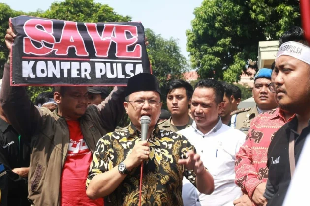 Anggota DPRD Kota Tangerang Temui Pengunjuk Rasa dari KNCI Terkait Peraturan Menteri Kominfo No 21 Tahun 2017
