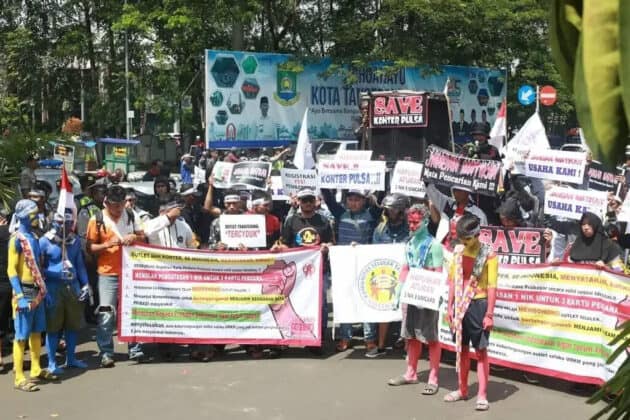 Anggota DPRD Kota Tangerang Temui Pengunjuk Rasa dari KNCI Terkait Peraturan Menteri Kominfo No 21 Tahun 2017