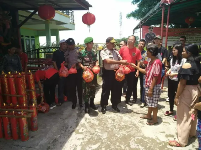Polsek Neglasari Gelar Pengamanan Baksos Yayasan Anak Terang Polsek Neglasari Gelar Pengamanan Baksos Yayasan Anak Terang