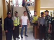 Polisi Subsektor Palem Semi Bersama Babinsa Amankan Paskah di Gereja Santo Agustinus