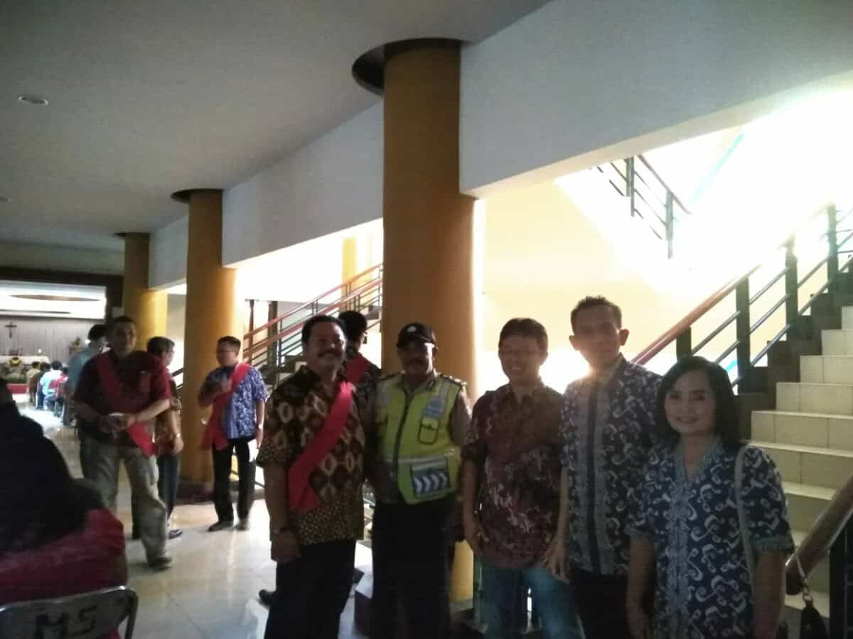 Kapolsub Sektor Palem Semi Aiptu Purwanto Giat Pengamanan Paskah Di Gereja Santo Agustinus