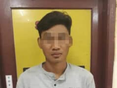 Pencuri HP Bertekuk Lutut, Digelandang Polisi Polres Tangerang Selatan Pencuri HP Bertekuk Lutut, Digelandang Polisi Polres Tangerang Selatan