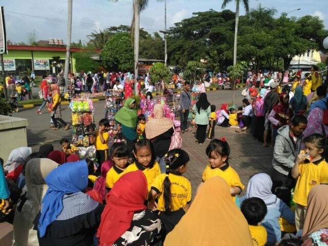 Antusias Ribuan Peserta Lomba Porseni Tingkat Paud dan TK Se-Kecamatan Karang Tengah Begitu Meriah