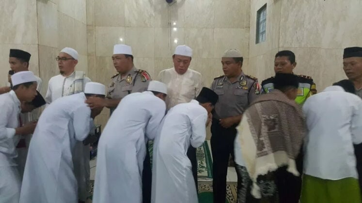 Kompol Ubaidillah Kunjungi Ulama dan Santri Sebelum Pindah Tugas dari Kapolsek Neglasari ke Polsek Benda