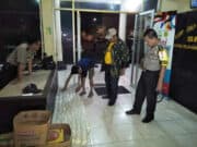 Polsek Karawaci Sita Ratusan Bungkus Miras Jenis Ciu Dari Warung Rokok