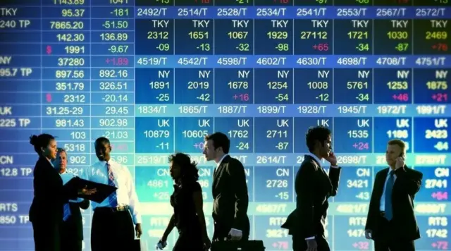 Saham - Saham di Wall Street Bervariasi Pada Penutupan Perdagangan Saham - Saham di Wall Street Bervariasi Pada Penutupan Perdagangan