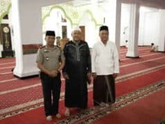 Jalin Silaturahmi Bersama Masyarakat, Kapolsek Ciledug Jalankan Program Polisi Sholat Subuh Berjamaah Jalin Silaturahmi Bersama Masyarakat, Kapolsek Ciledug Jalankan Program Polisi Sholat Subuh Berjamaah