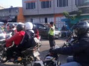 Kapolsub Sektor Palem Semi Aiptu Purwanto Awali Pelayanan Pagi Dengan Gatur Lalin