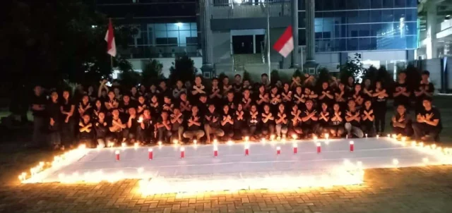 Mahasiswa Buddhis STABN Sriwijaya Menggelar Doa Bersama untuk Para Korban Bom Surabaya