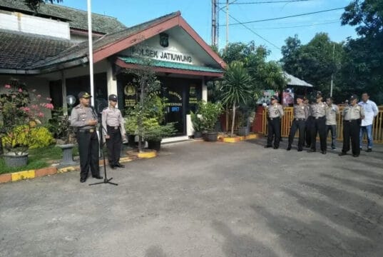 Kapolsek Jatiuwung Pimpin Apel Pagi Hari Pertama Usai Libur Hari Raya