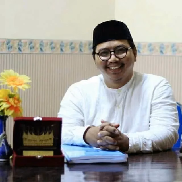 MENGAPA HARUS KE TPS? SUARA KITA ADALAH WUJUD PEMILIH YANG BERDAULAT MENGAPA HARUS KE TPS? SUARA KITA ADALAH WUJUD PEMILIH YANG BERDAULAT