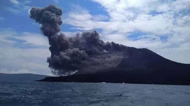 Di Selat Sunda Provinsi Lampung, Anak Gunung Krakatau Erupsi Capai 1000 Meter