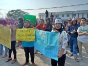 Tuntut Lowongan Kerja, Warga Desa Kareo Geruduk PT Kenda Rubber Indonesia