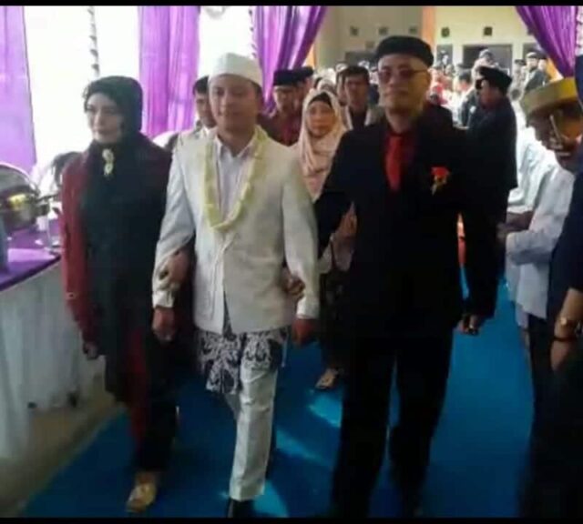 Aiptu Purwanto Hadiri Resepsi Pernikahan Putri Tokoh Masyarakat Jatiuwung H. Rodjhiki