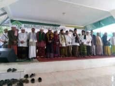 Santri dan Ulama Deklarasi Jokowi Dua Periode Santri dan Ulama Deklarasi Jokowi Dua Periode