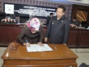 Rapat Paripurna DPRD Kota Tangerang Tetapkan Raperda Kesejahteraan Lanjut Usia Menjadi Perda