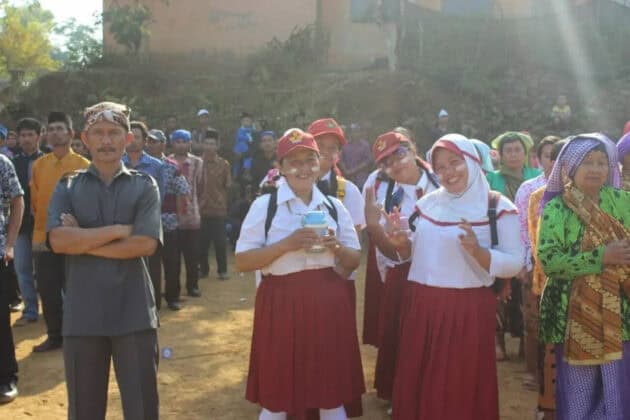 Upacara Bendera HUT ke-73 RI, Warga Desa Warungbanten Tampilkan Atraksi Kesenian Tradisional