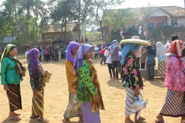 Upacara Bendera HUT ke-73 RI, Warga Desa Warungbanten Tampilkan Atraksi Kesenian Tradisional