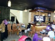 Asyiknya Makan di 'Waroeng Gaul Ma'Odah' Tangerang, Tidak Enak Tidak Bayar