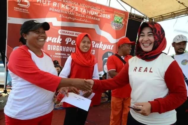 Sambut Kemeriahan Hari Kemerdekaan NKRI ke-73, Ribuan Warga Ikuti Gerak Jalan Sehat Desa Cirarab