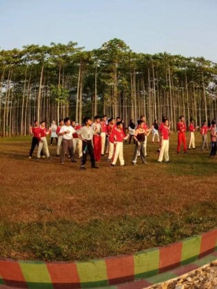 Petugas dan WBP Rutan Rangkasbitung Jadi Instruktur Senam di Pondok Pesantren La Tansa Dua