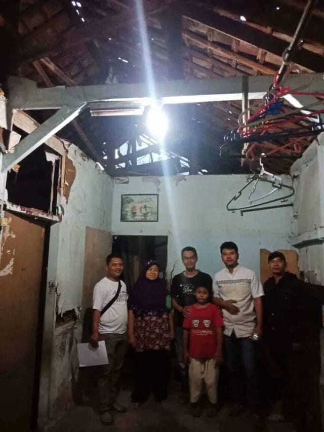 Ketua RW 13 Jombang Ciputat Blusukan Bersama Alumni STM Borobudur