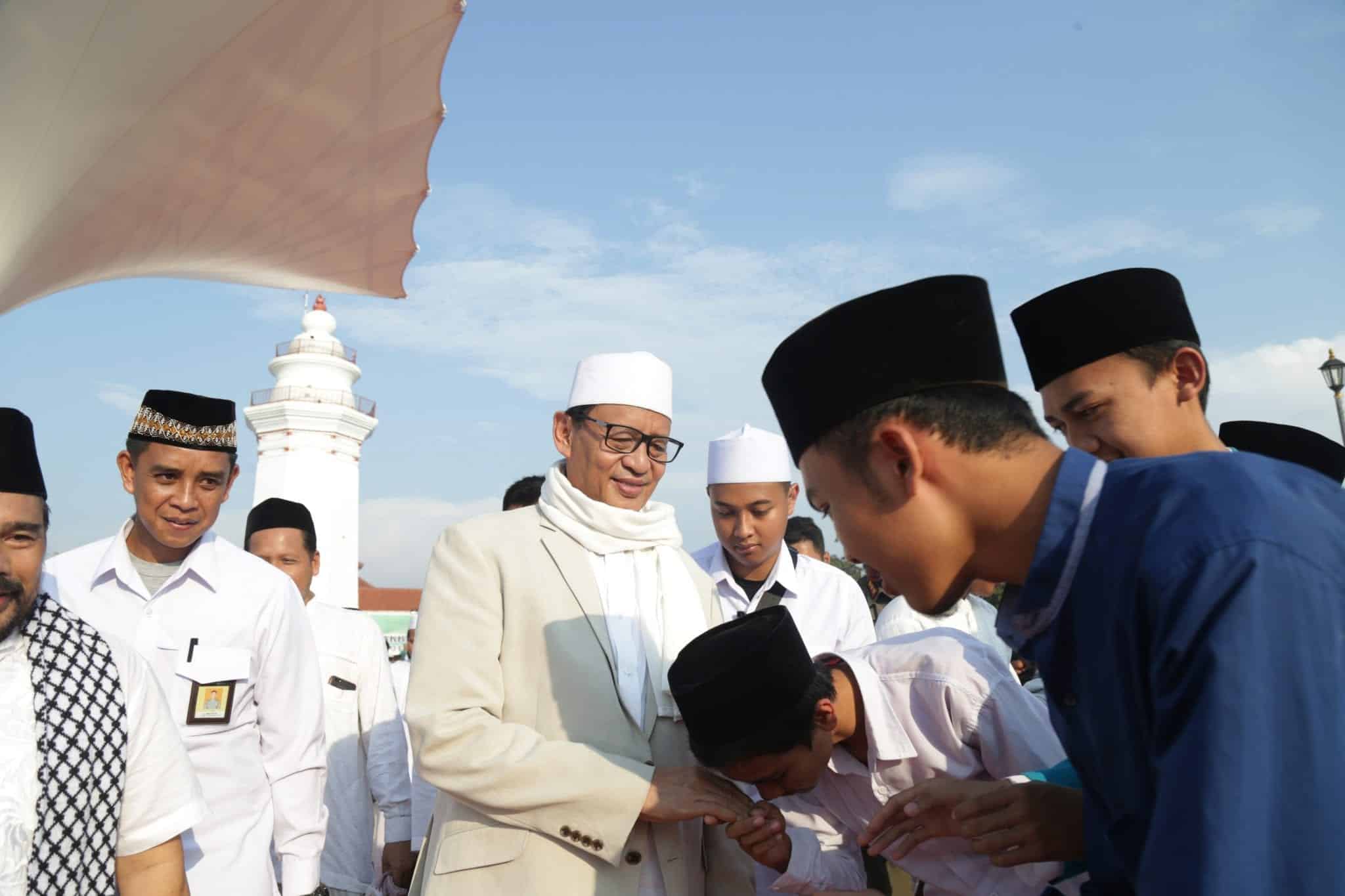 Rayakan HSN di Kawasan Banten Lama Gubernur Istighosah dan Apel Akbar Bersama Santri