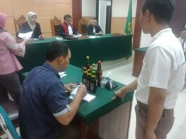 Kalong Wewe Gakumda Ciduk dan Ajukan Penjual Miras ke Pengadilan