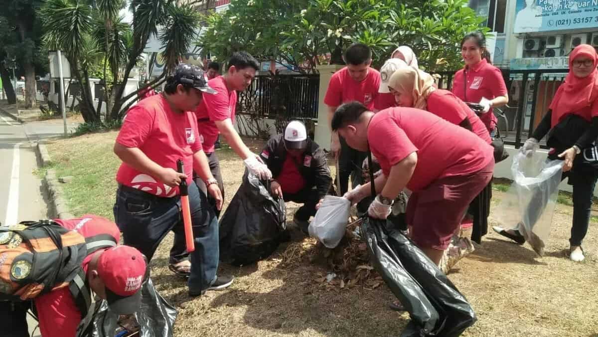 DPC PSI Tangsel Eksekusi Sampah di Pasar Modern BSD 
