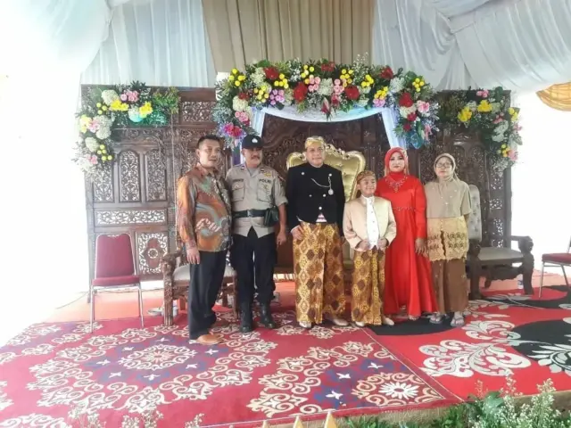 Kapolsub Sektor Palem Semi Hadiri Resepsi Khitanan Warga Kapolsub Sektor Palem Semi Hadiri Resepsi Khitanan Warga