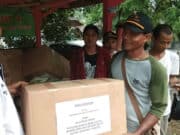 Beri Bantuan Tsunami Anyer, Karang Taruna Bersama PT. AWM Galang Dana Kemanusian