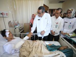 Wakil Walikota Tangsel Kunjungi pasien Korban Tsunami
