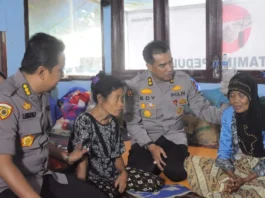 Tim Polda Banten Beri Trauma Healing Pada Lansia, Ibu dan Anak di Pengungsian