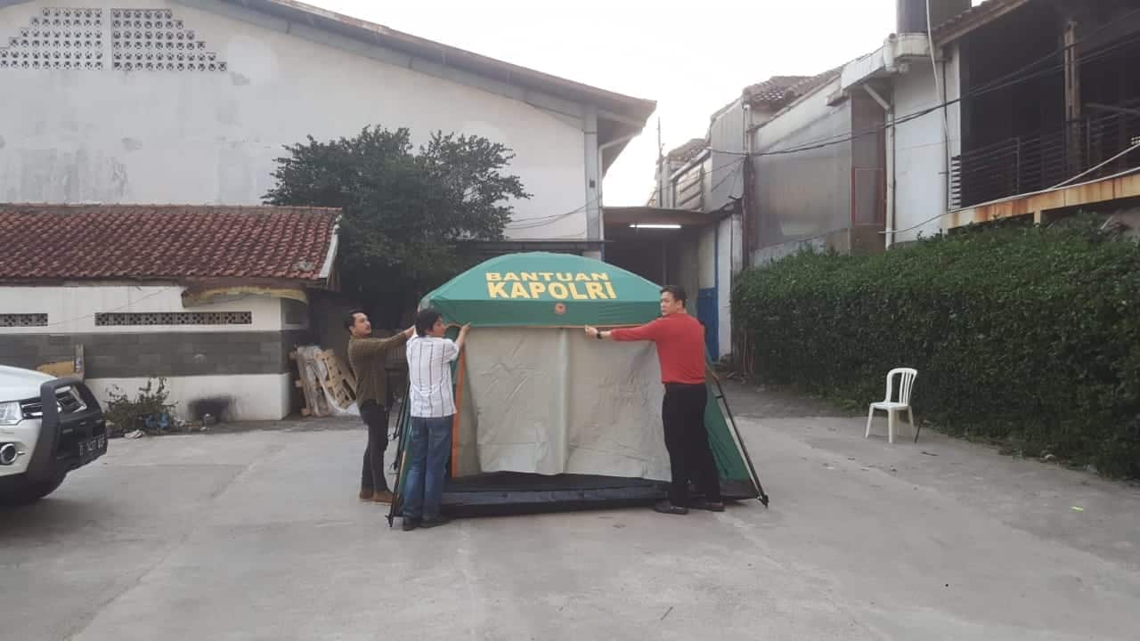 100 Unit Tenda Diserahkan Kapolri Untuk Pengungsi Tsunami