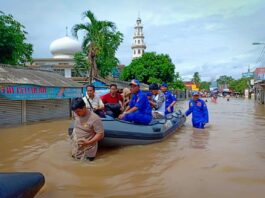 6 Kampung Terendam Banjir, Polda Banten Evakuasi Korban