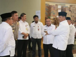 Pastikan Logistik Cukup, Kapolda dan Gubernur Banten Tinjau Posko Pusat Bencana