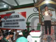 Kapolri Kunjungi Posko Tsunami dan Pimpin Doa Bersama