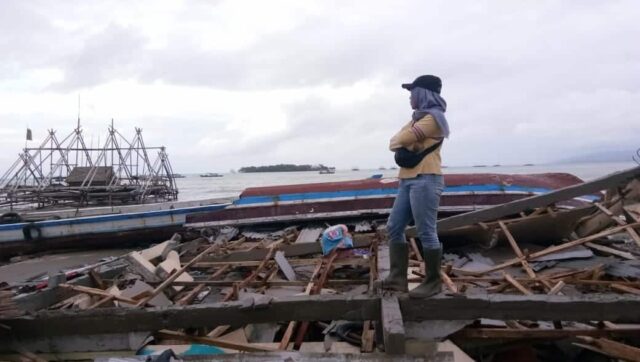 Cerita Relawan Cantik Diantara Ratusan Relawan di Tsunami Banten