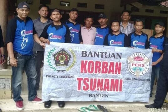 JTR Serahkan Bantuan, Warga : Kami Membutuhkan Rumah Tinggal