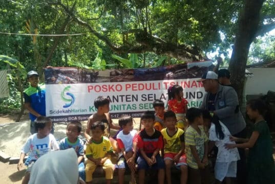 Trauma Healing Relawan Sedekah Harian Bagi Anak Korban Tsunami