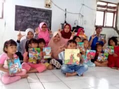 Pegiat Literasi Kecamatan Sajira Menggelar Aksi Gelaran Buku Pegiat Literasi Kecamatan Sajira Menggelar Aksi Gelaran Buku