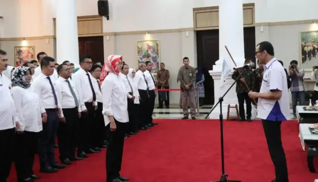 Airin Rachmi Diany Resmi Dilantik Menjadi Ketua ICSB Provinsi Banten Airin Rachmi Diany Resmi Dilantik Menjadi Ketua ICSB Provinsi Banten