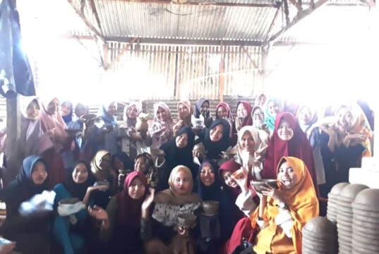 Mahasiswa Kunjungi Pengrajin Gerabah di Desa Bumi Jaya Ciruas