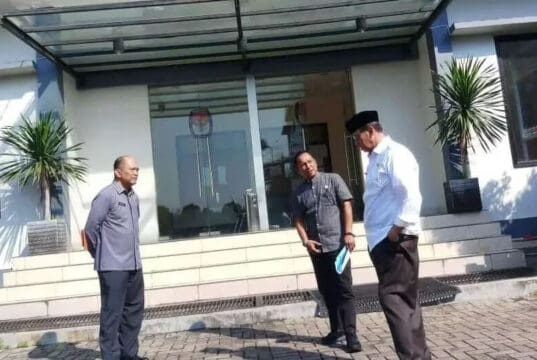 Cek Kesiapan Pemilu Wahidin Halim Kunjungi KPU Provinsi Banten