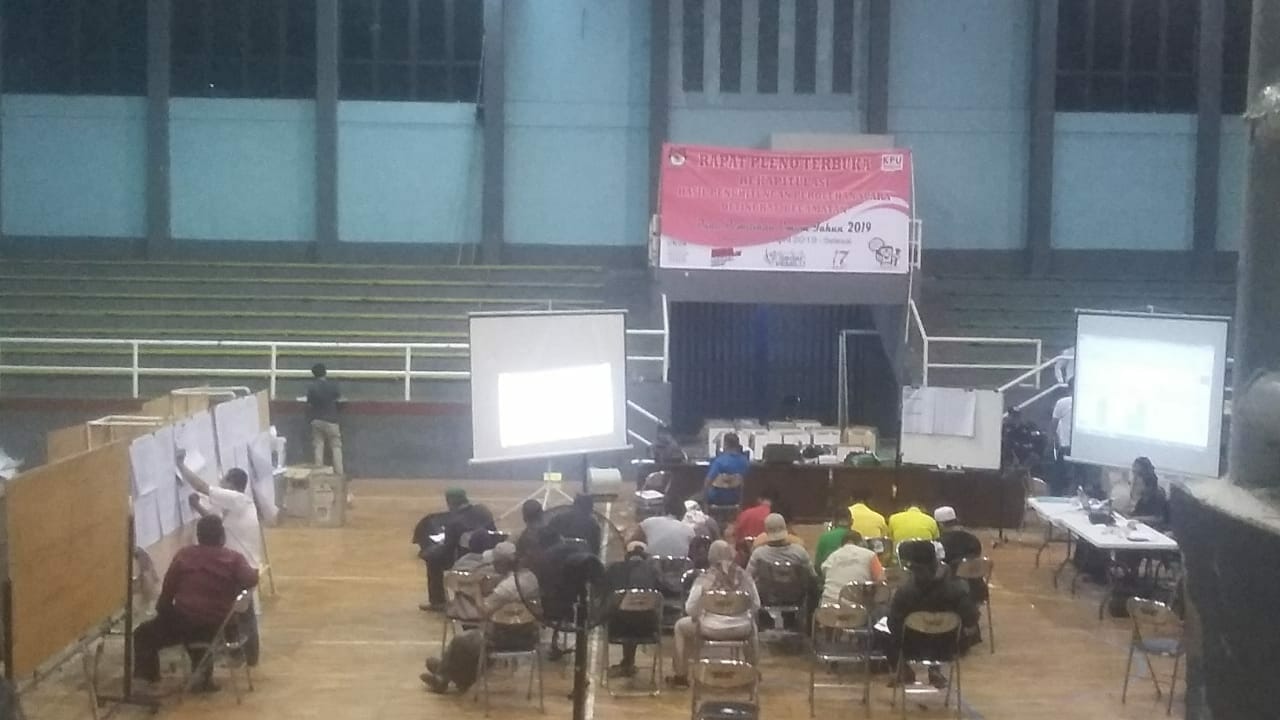 Jelang Sahur Rekapitulasi PPK Tangerang Baru Selesai di Hitung