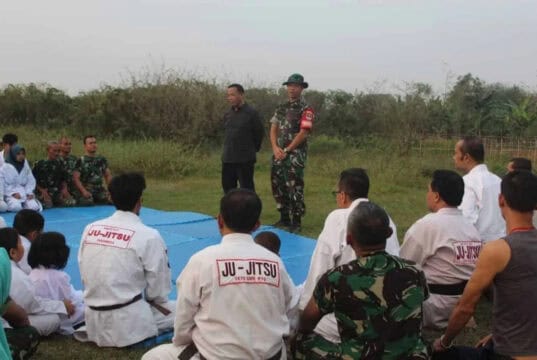 Dansatgas Perkenalkan Beladiri Ju-Jitsu di TMMD 105 Kronjo