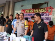 Warga Negara China Perakit Telephone Genggam Ilegal Ditangkap di Tangerang