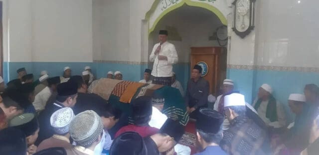 Penghormatan Terakhir, Gubernur Sholatkan Jenazah Tokoh Pejuang DOB Cilangkahan
