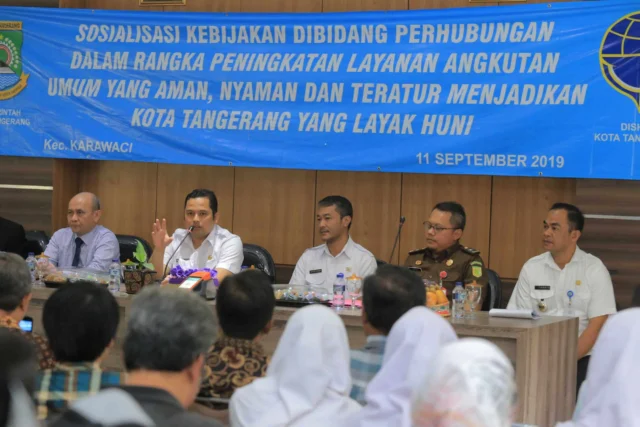 Naik Trans Kota Tangerang Bayar Lewat Cashless