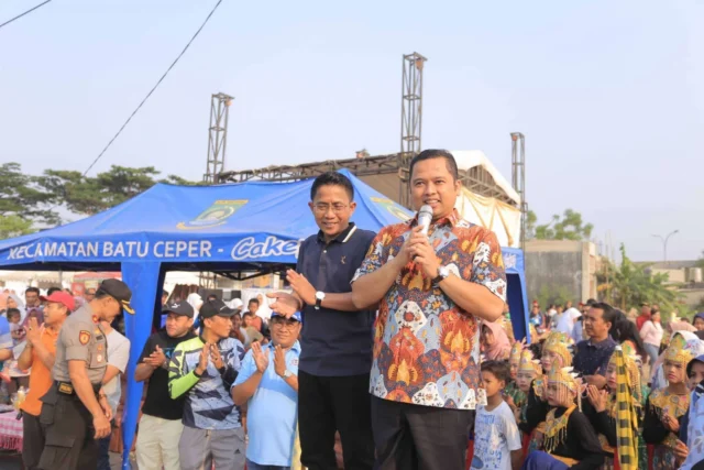 Hari Pahlawan, Ketua DPRD Bersama Wali Kota Tangerang Lepas Gerak Jalan Sehat